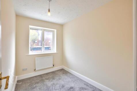 20 Balmoral Close (16).jpg