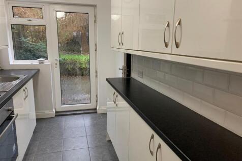 35 Dryden Road Kitchen 2.jpg