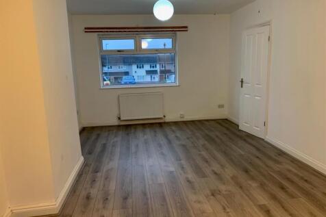 35 Dryden Road Living 2.jpg