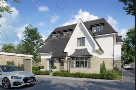 Rear/The Lodge