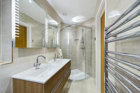 Master En-Suite