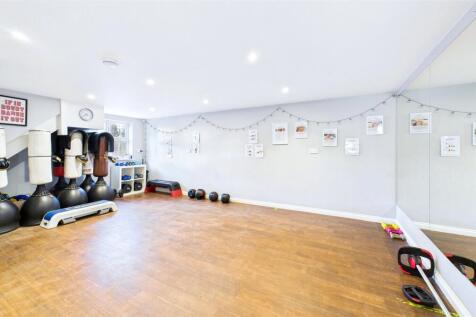 Outbuilding/Gym