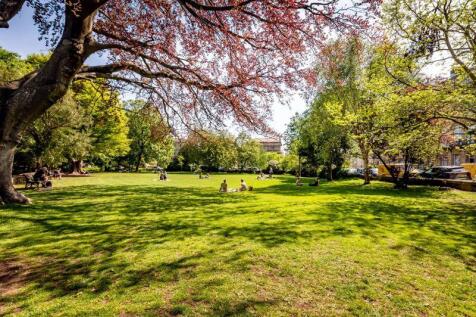 Victoria Square Gardens