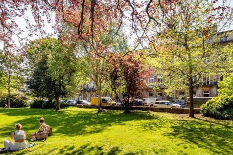Victoria Square Gardens 