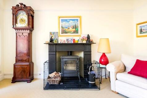 Lounge/Family Room