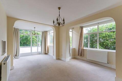 Sitting/Dining Room