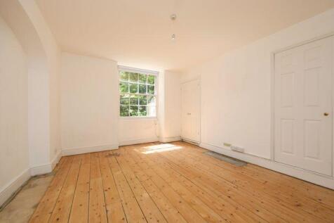 Bedroom (Garden Flat)