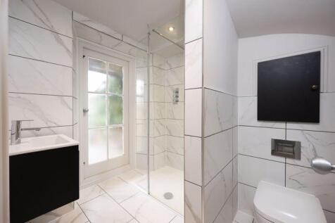 Ensuite shower room