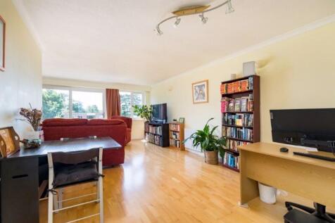 Sitting-Dining Room