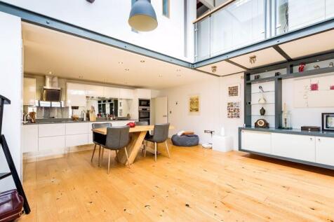 Kitchen/Dining Area