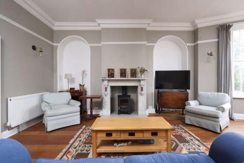 Sitting/Dining Room