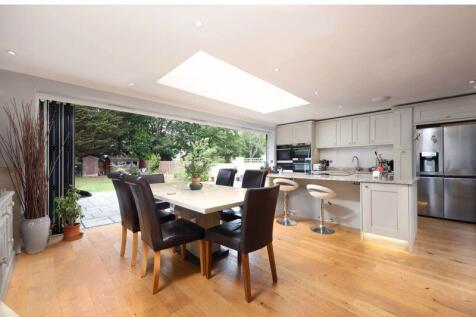 Kitchen/Dining Space