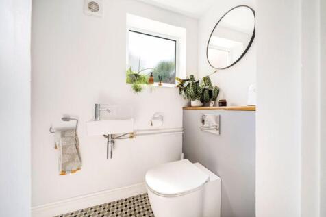 Cloakroom/wc