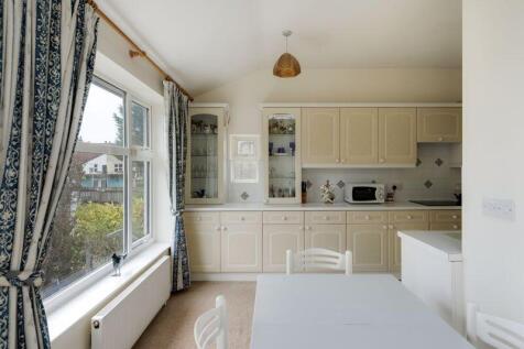 Kitchen/Breakfast Area