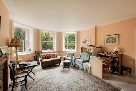 Sitting/Dining Room