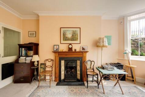 Sitting/Dining Room