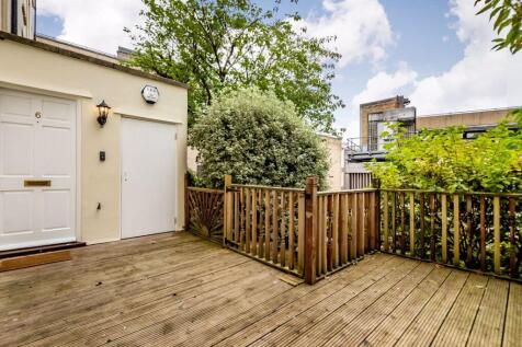 Rear Decked Courtyard