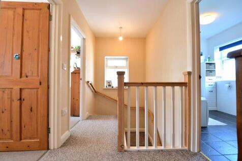 FIRST FLOOR LANDING