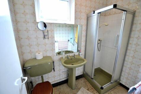 DOWNSTAIRS SHOWER ROOM