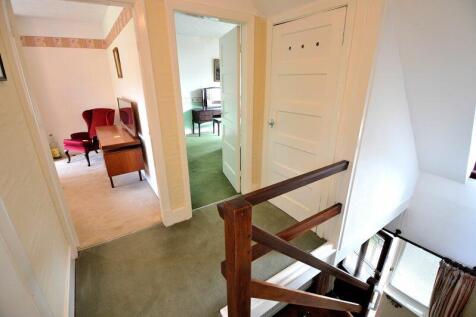 FIRST FLOOR LANDING