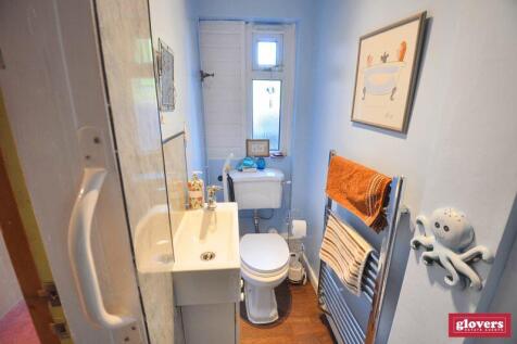 DOWNSTAIRS SHOWER ROOM
