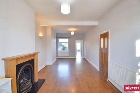 DINING / LIVING ROOM