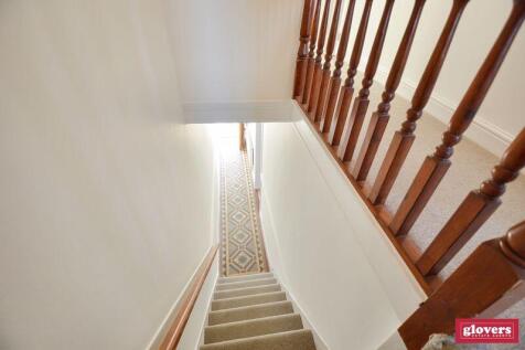 STAIRS / HALL