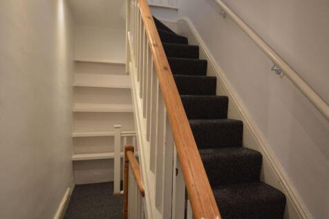 1ST FLOOR LANDING