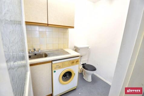 UTILITY/DOWNSTAIRS W/C