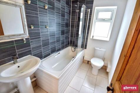 DOWNSTAIRS BATHROOM