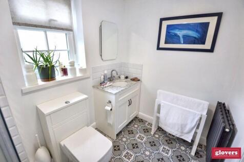 DOWNSTAIRS SHOWER ROOM
