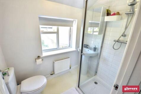 ENSUITE SHOWER ROOM