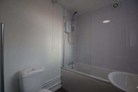 D/STRS BATHROOM