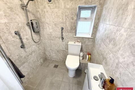 DOWNSTAIRS WET ROOM