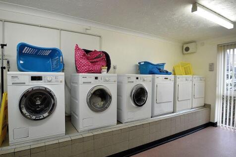 RESIDENTS LAUNDRY ROOM