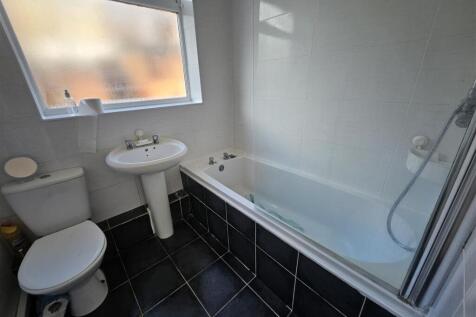 DOWNSTAIRS BATHROOM