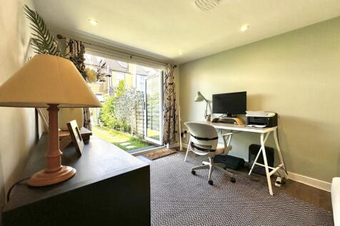 Garden Room internal continued