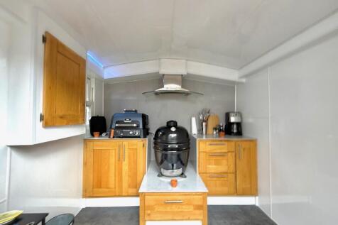 Outdoor Kitchen