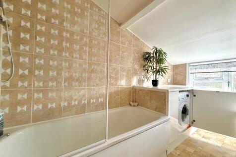 Family Bathroom Cont&#39;d