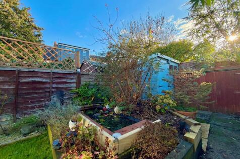 Rear Garden Cont&#39;d