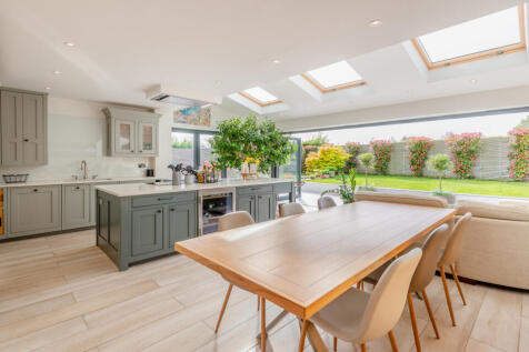 Kitchen/Family room