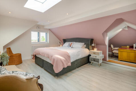 Principal bedroom