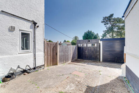 Driveway/Garage