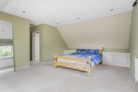 Principal bedroom