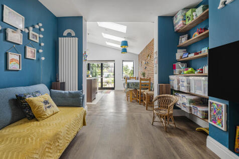 Family room/kitchen
