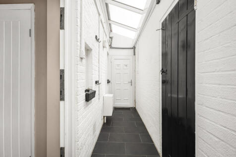 Side hallway