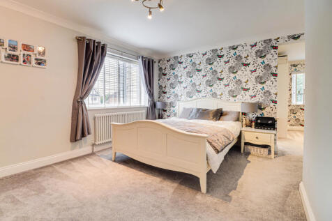 Principal bedroom
