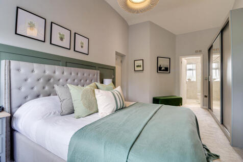 Principal bedroom