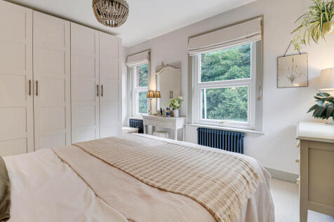 Principal bedroom