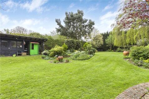 Studio In Garden